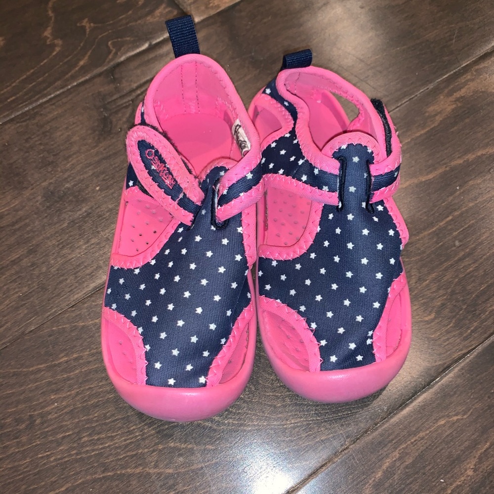 Oshkosh water shoes
